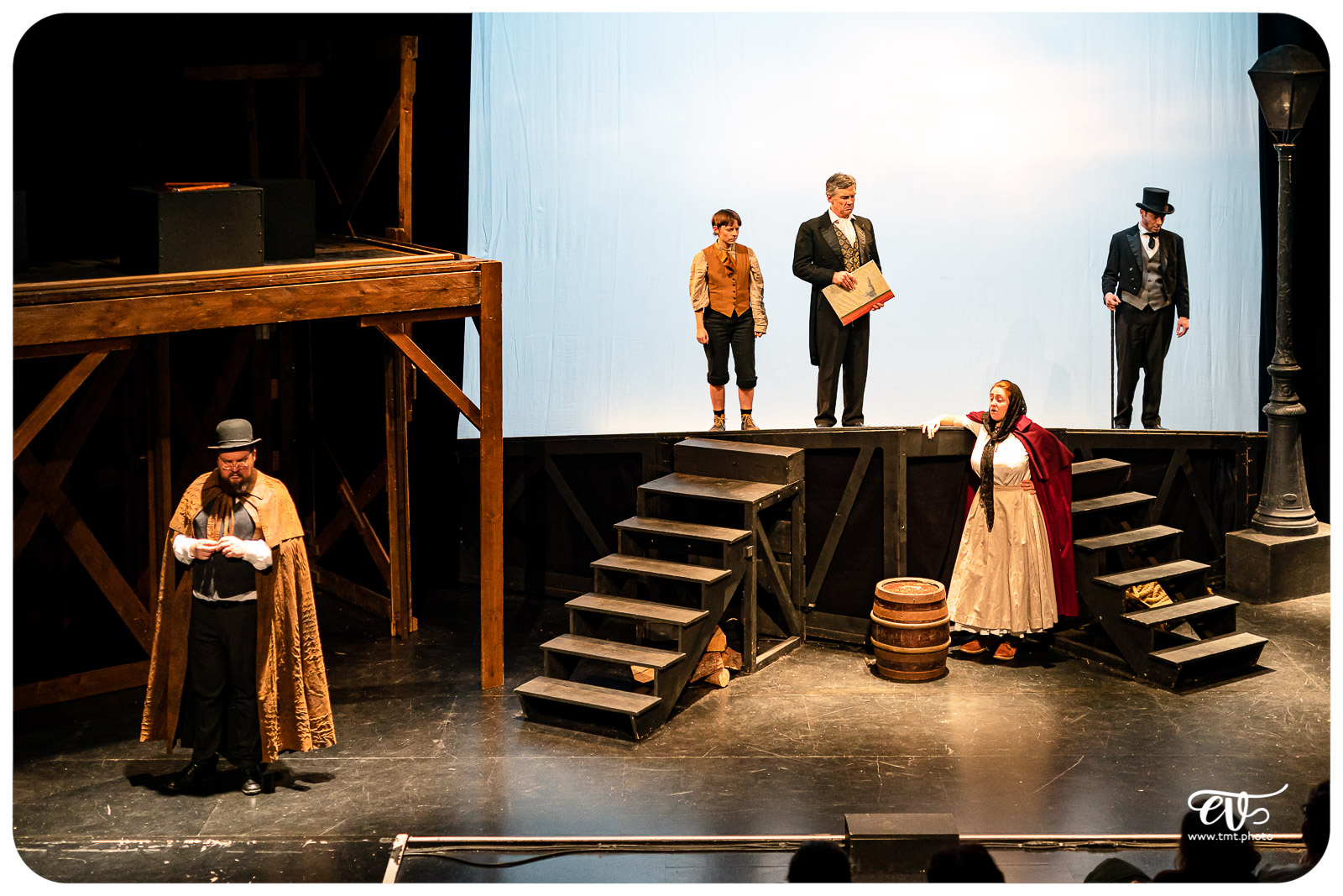 OLIVER TWIST (CIE LA MESNIE H.)